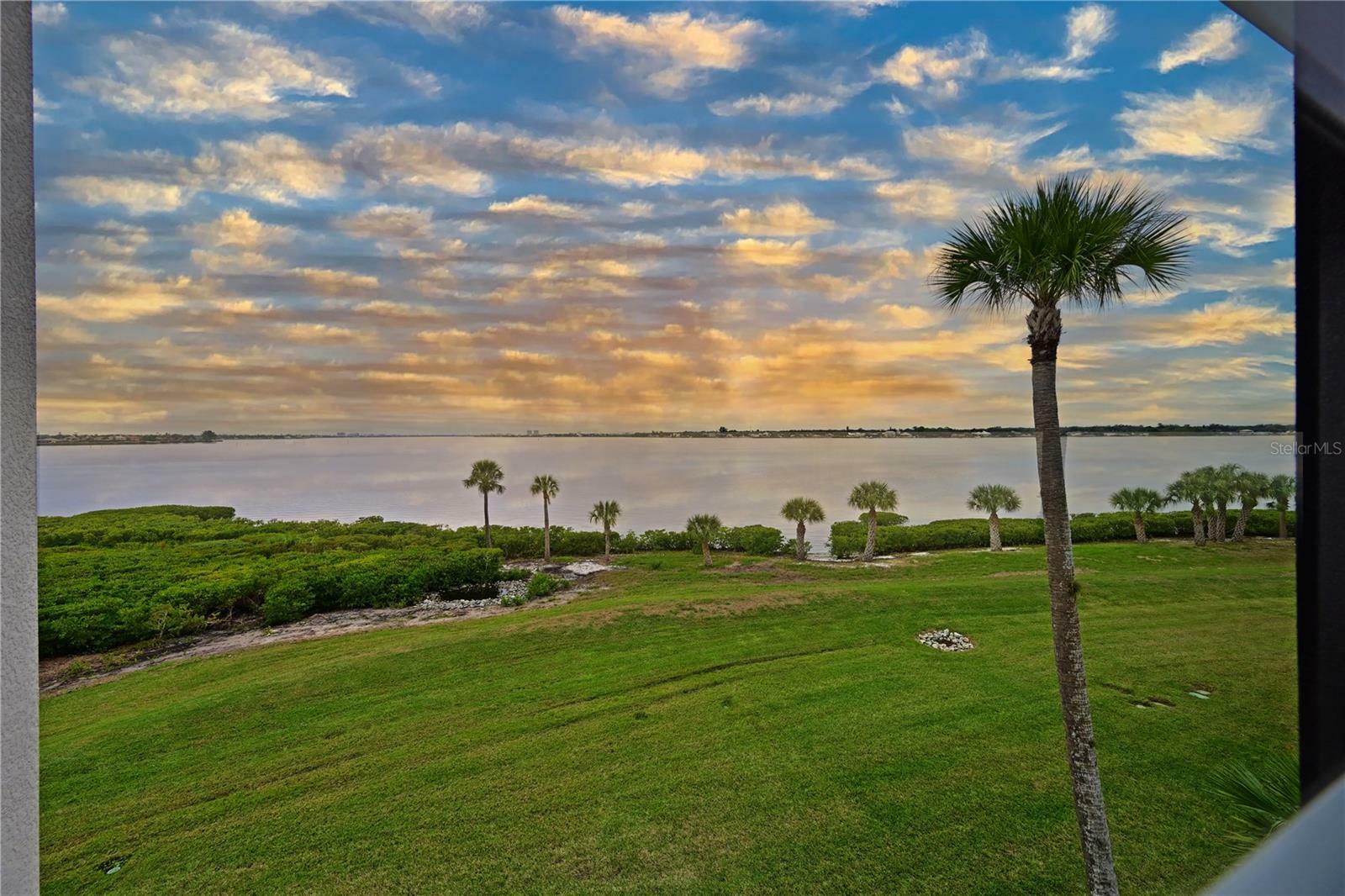 Property Photo: 850 Tidewater Shores Loop 102 FL 34208