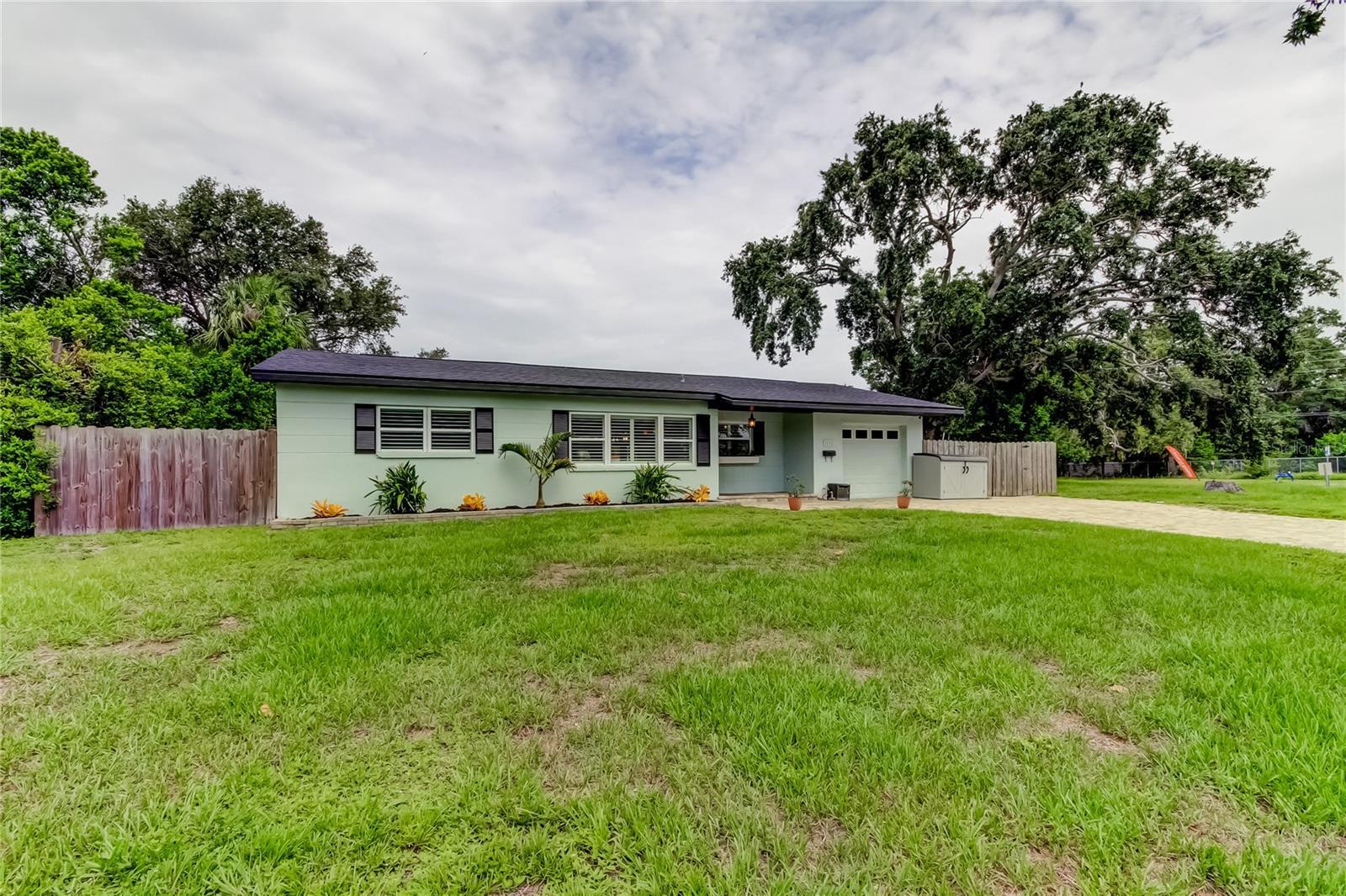 Property Photo: 2192 Robinson Drive FL 33710