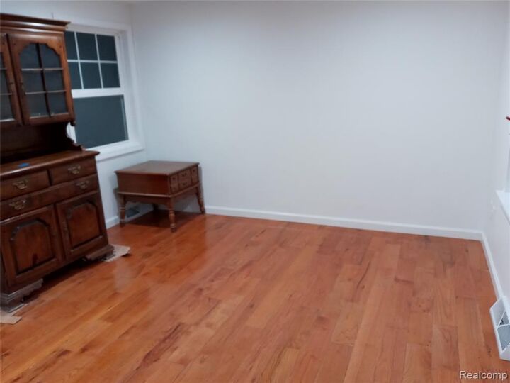 Property Photo: 501 N Leroy Street MI 48430 2733
