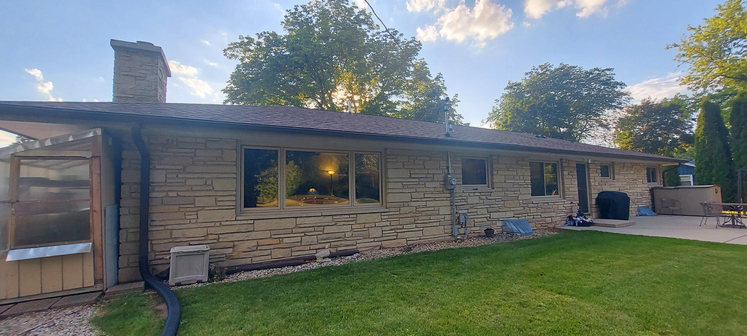 Property Photo: 730 Maplewood Ln WI 53012