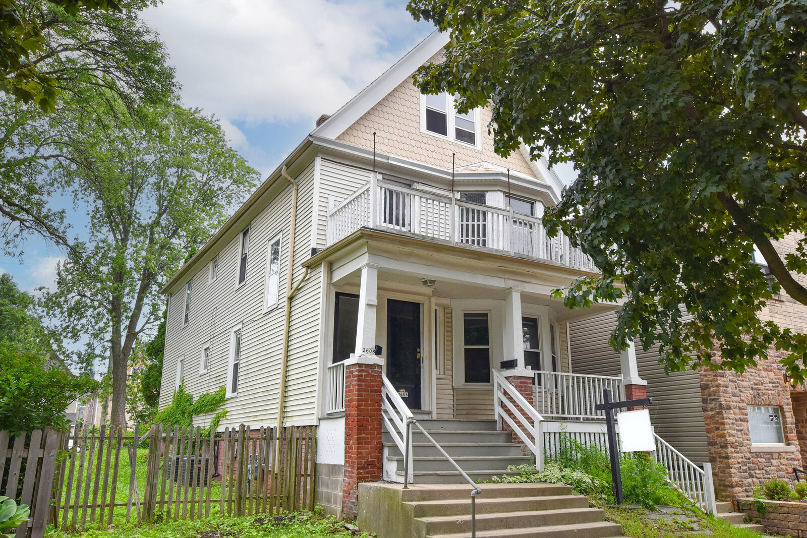 Property Photo:  2606 N Booth St 2608  WI 53212 