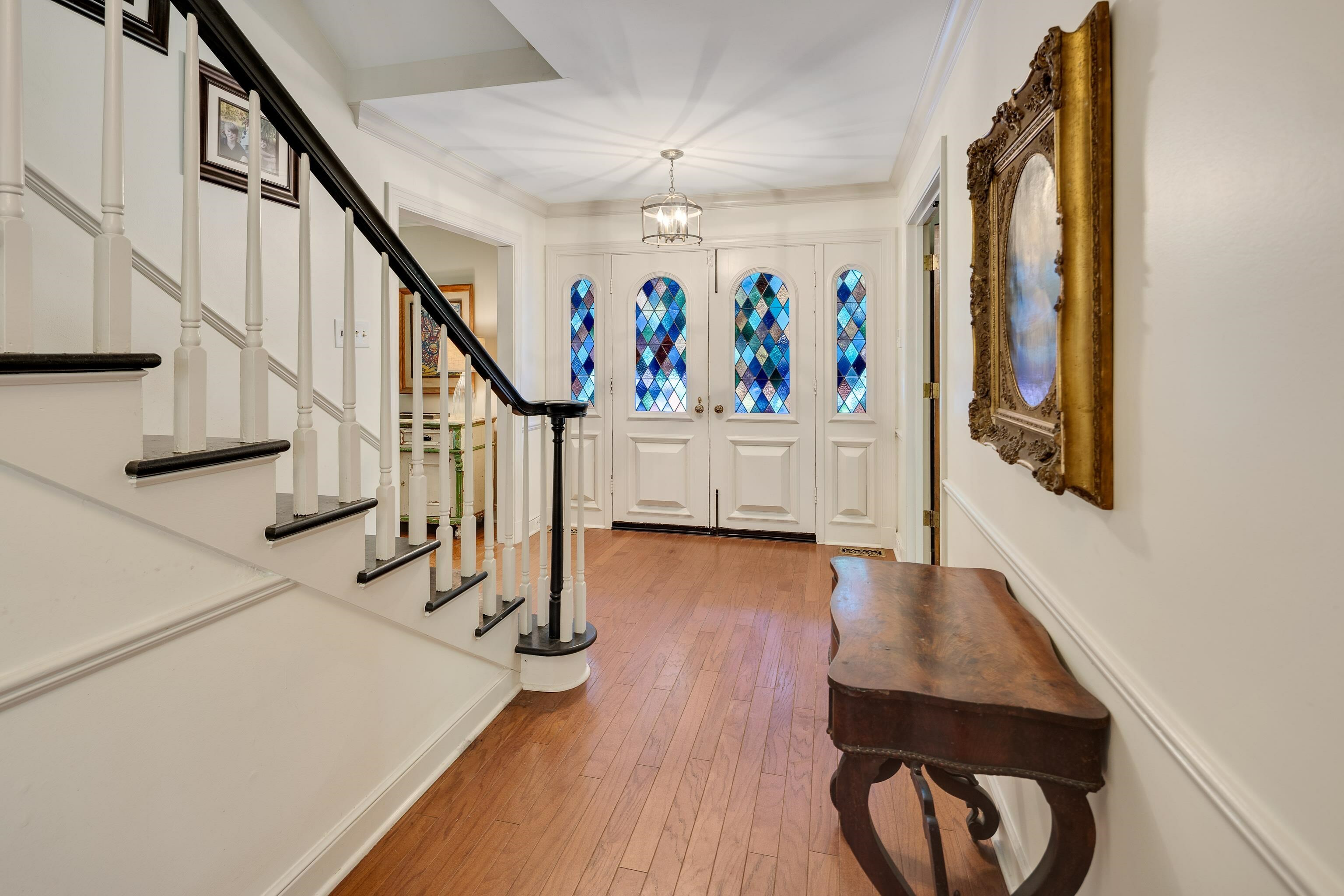 Property Photo: 1515 W Crestwood Dr TN 38119