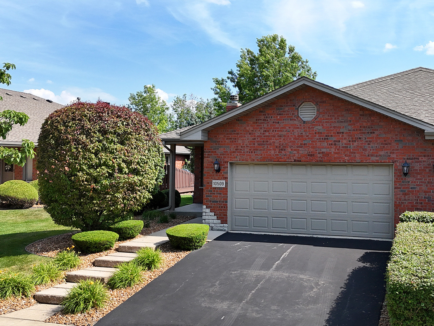 Property Photo: 10509 San Luis Lane IL 60467