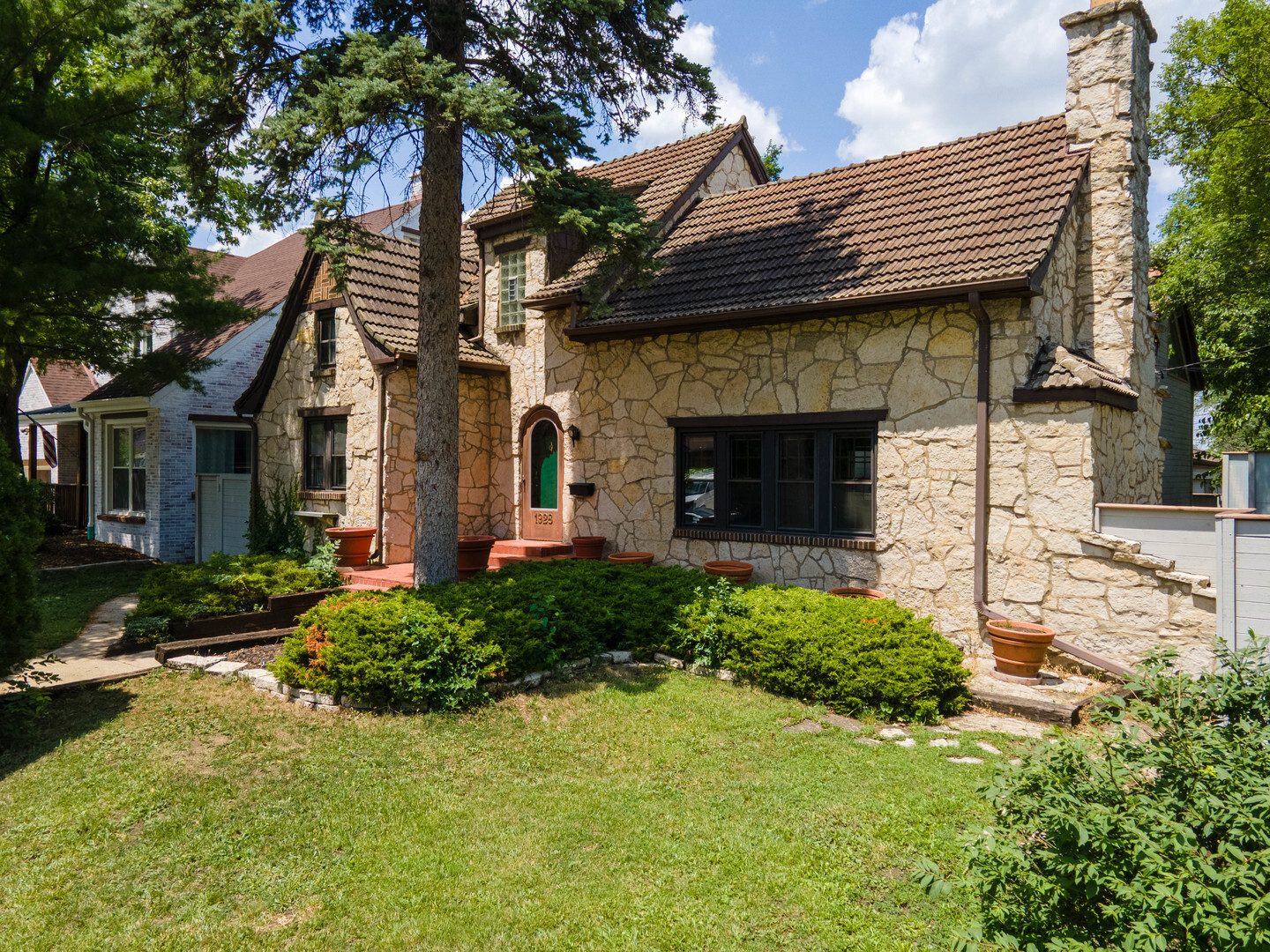 1928 Kennicott Court  Des Plaines IL 60018 photo