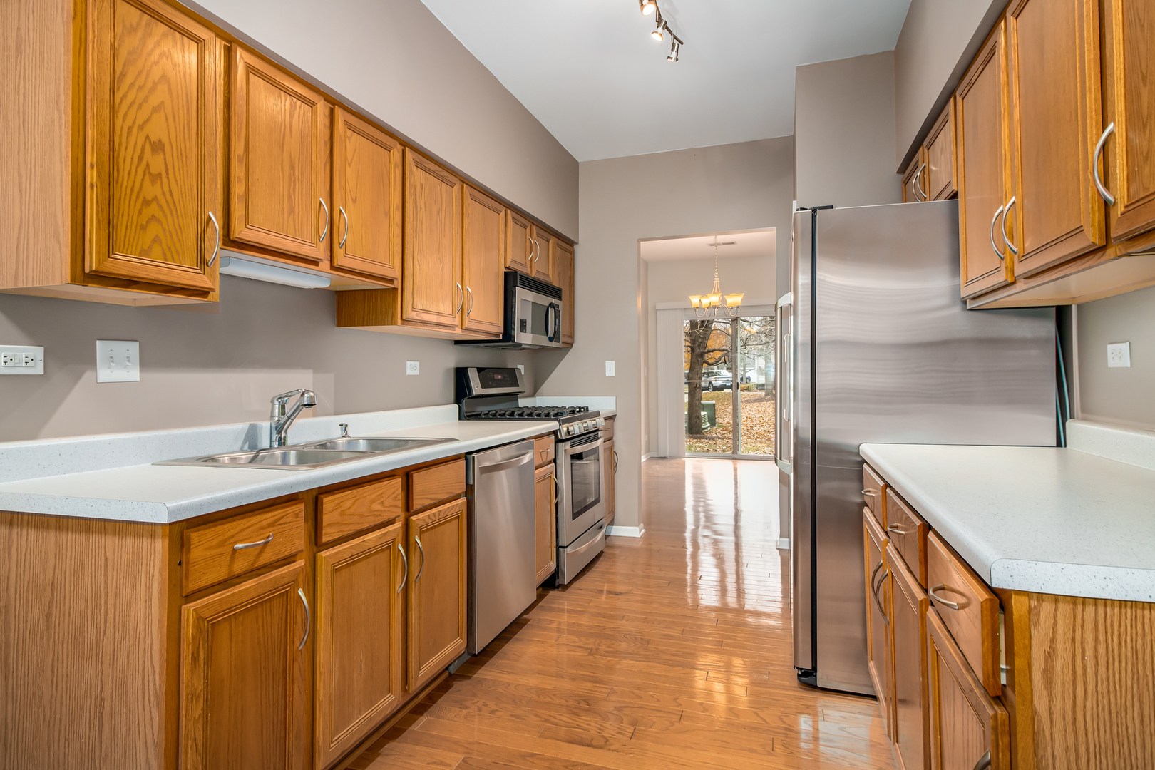 Property Photo: 911 Sheridan Circle IL 60563
