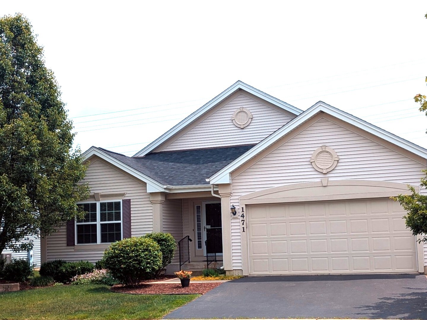 Property Photo: 1471 Baroque Avenue IL 60073
