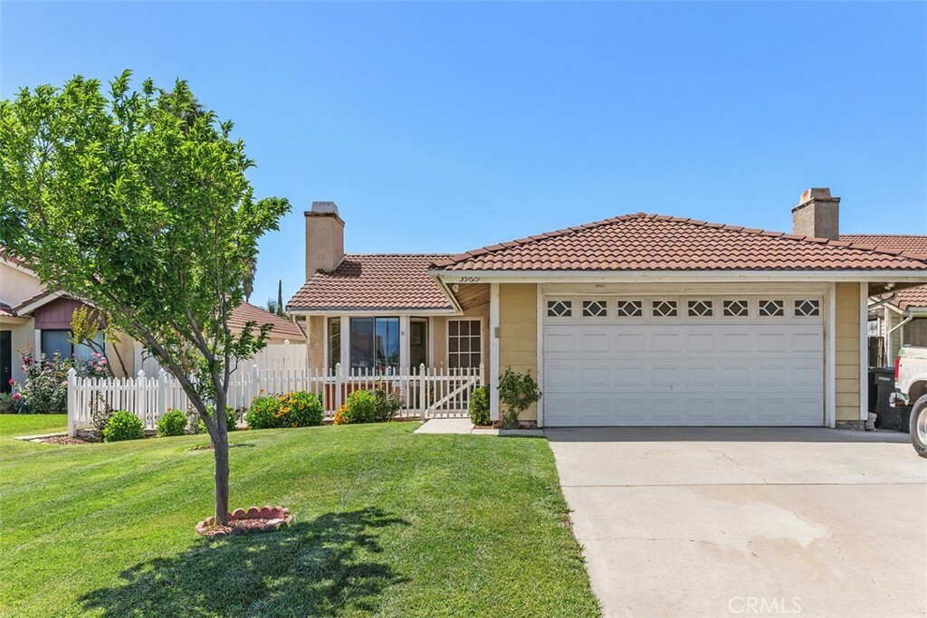 Property Photo: 39619 Knollridge Drive CA 92591