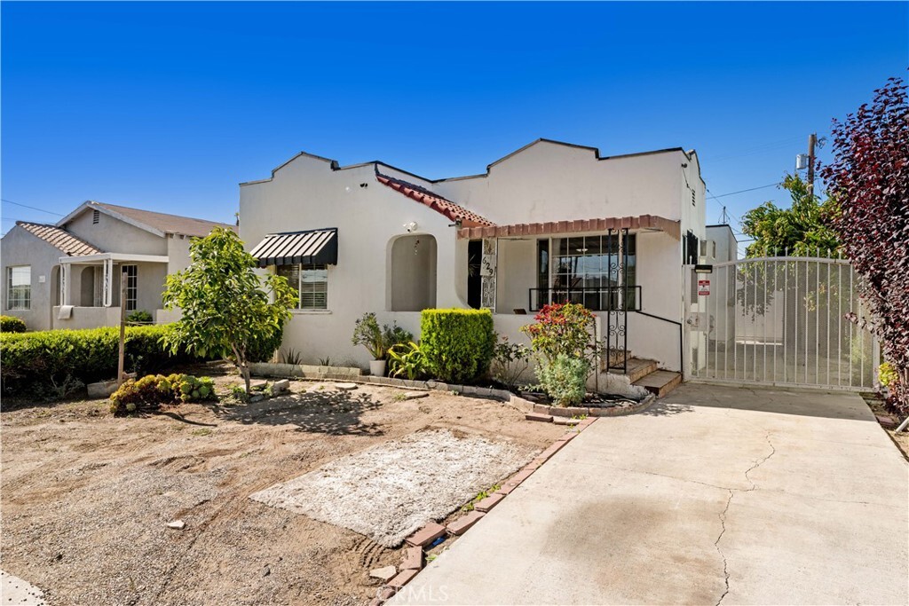 Property Photo: 629 E 93rd Street CA 90002