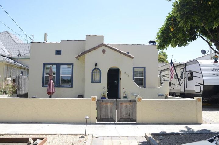 895 Monterey Street  Hollister CA 95023 photo