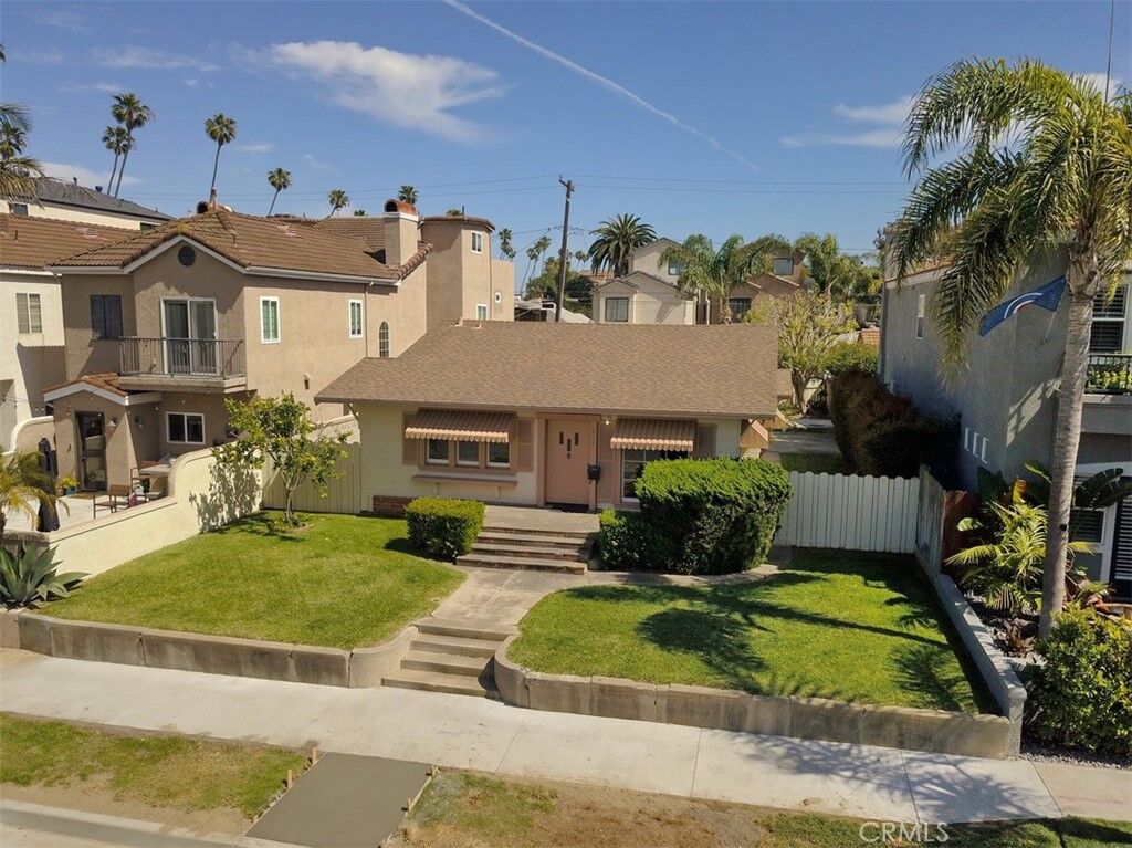 Property Photo:  614 11th Street  CA 92648 