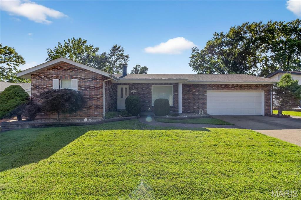 Property Photo: 5709 Chatport Road MO 63129