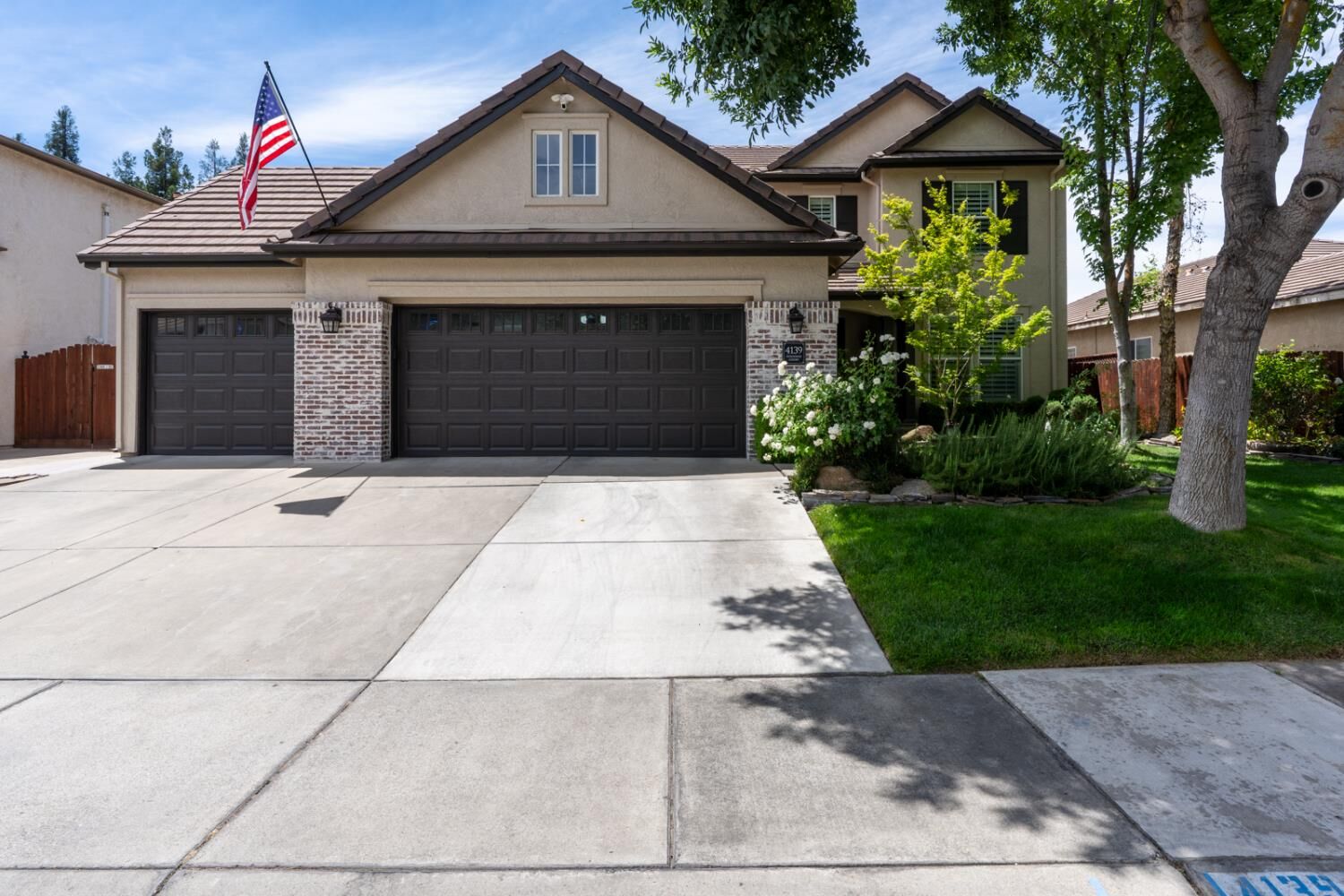 Property Photo:  4139 Sunshine Court  CA 95340 