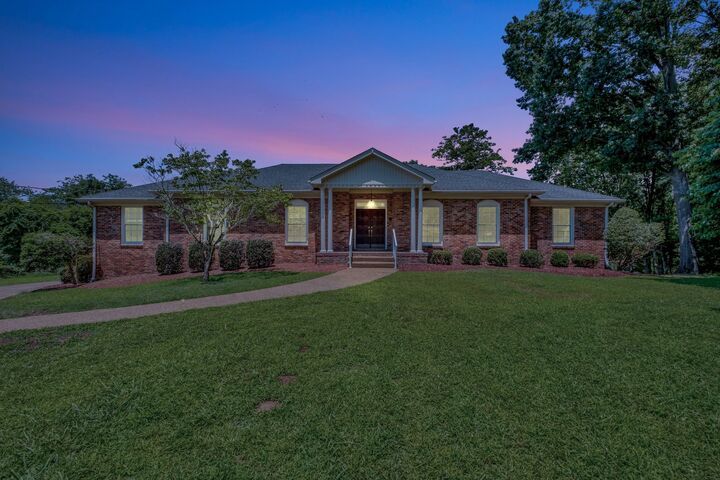 Property Photo:  108 Leeward Pt  TN 37075 