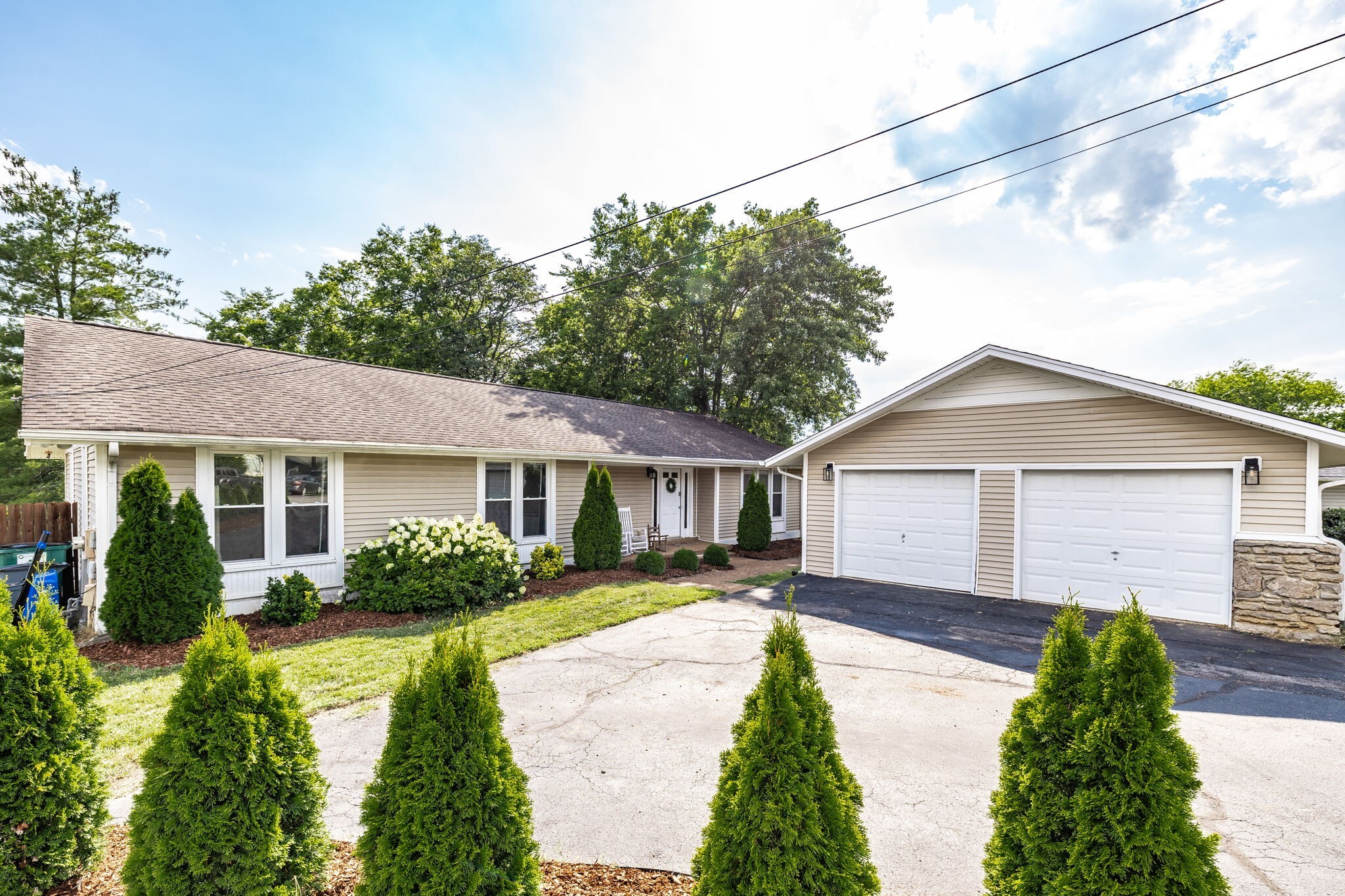 Property Photo: 110 Pico Ct TN 37075