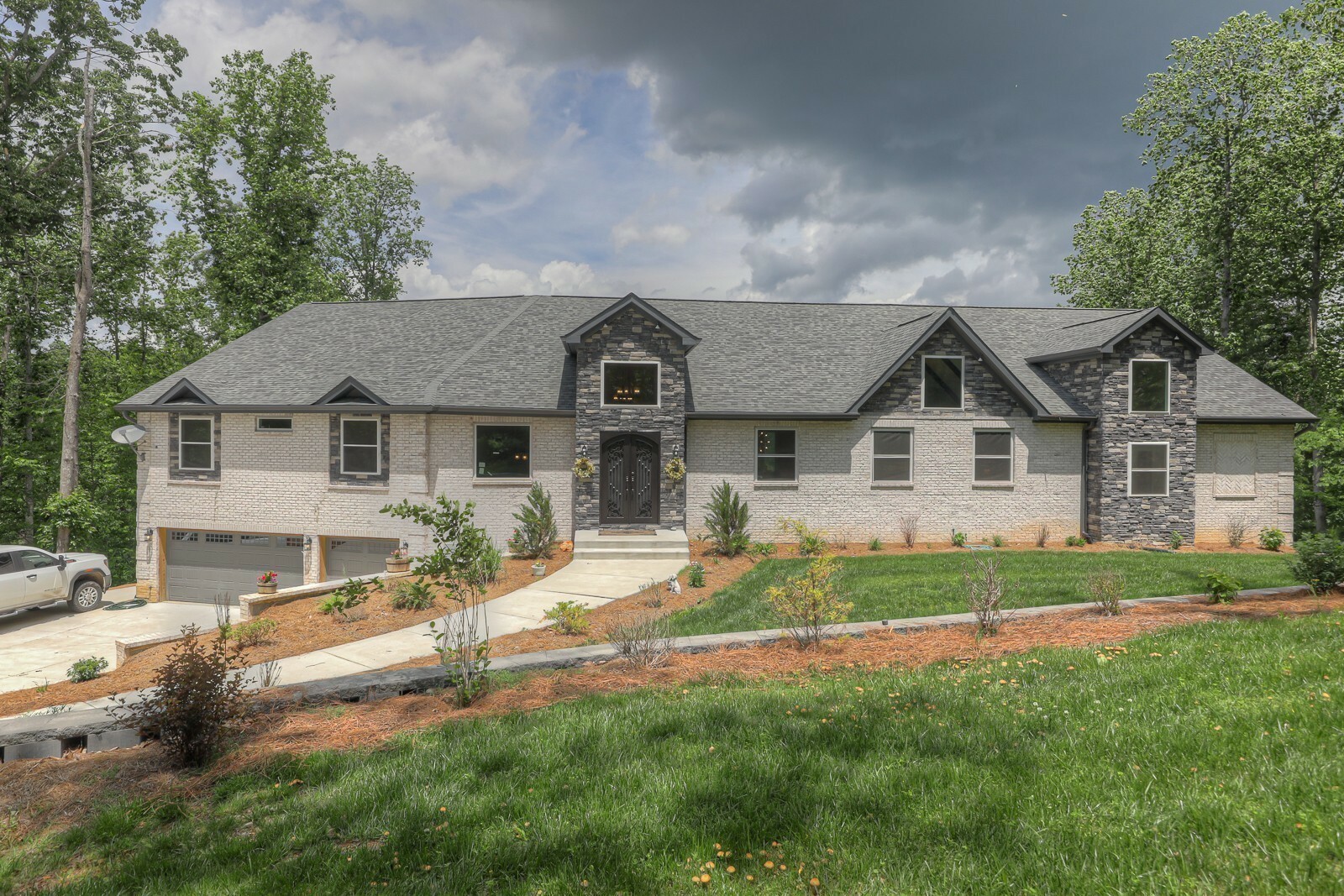 Property Photo: 1097 Paiute Trail TN 37143