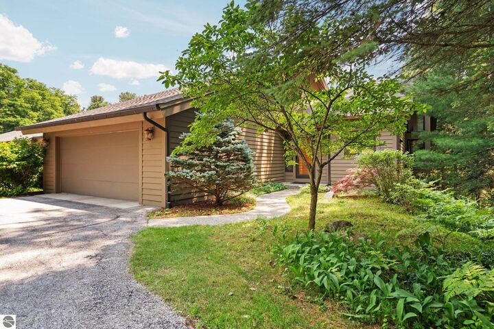 6179 Red Fox Run  Traverse City MI 49686 photo