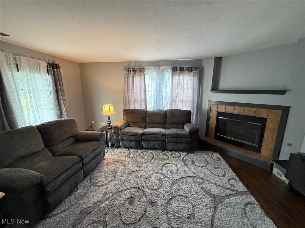 Property Photo: 3811 Northwoods Court NE 2 OH 44483