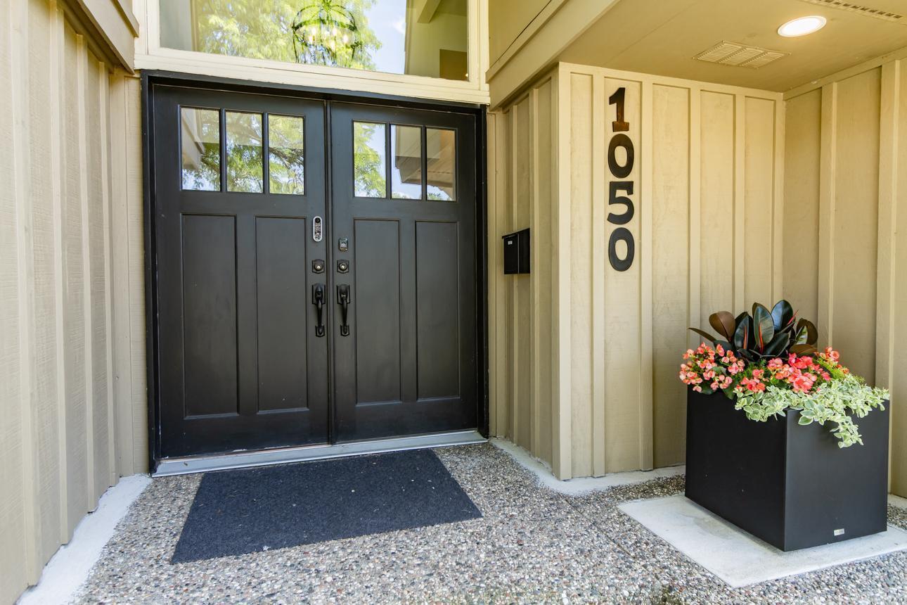 Property Photo: 1050 Overlook Road MN 55118