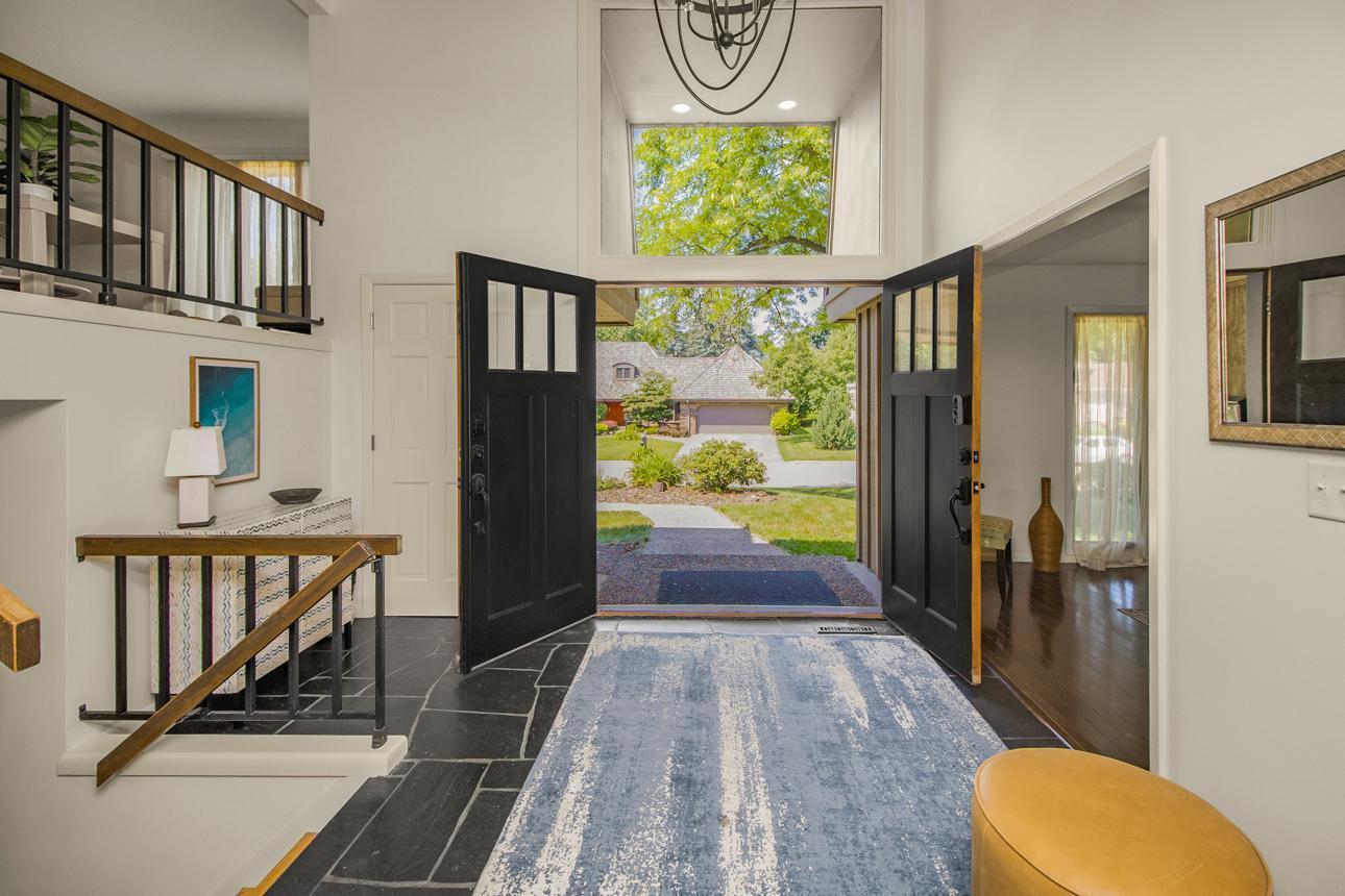 Property Photo: 1050 Overlook Road MN 55118