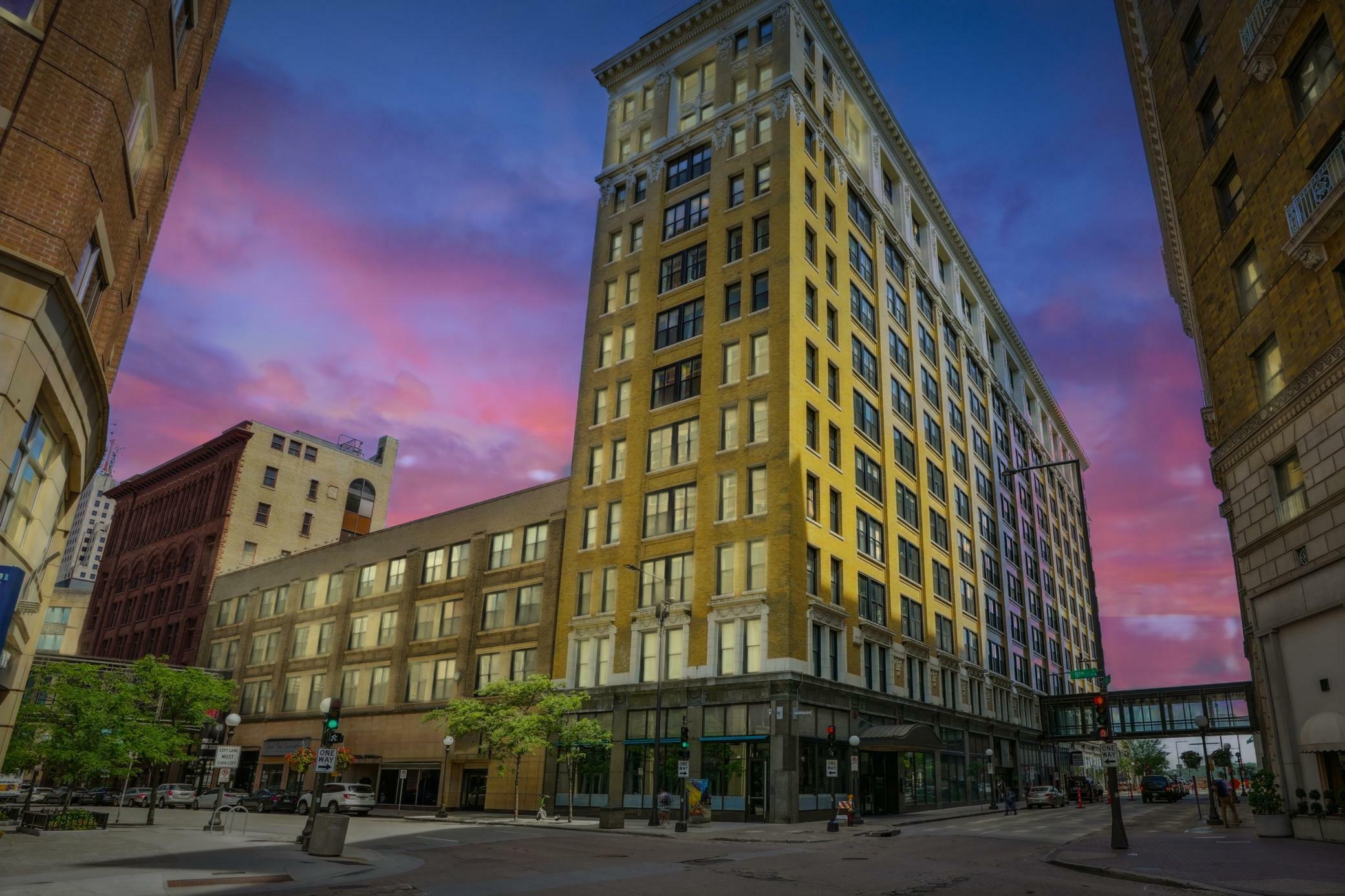 Property Photo:  350 Saint Peter Street 1110  MN 55102 