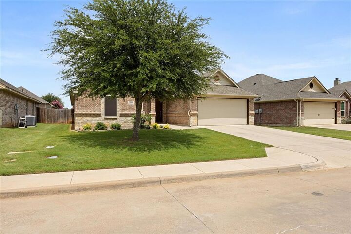 107 Donna Circle  Granbury TX 76049 photo