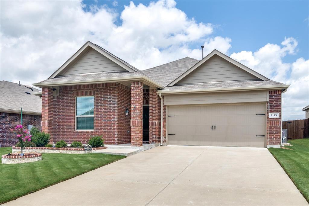 Property Photo: 2133 Whispering Sage Boulevard TX 75189
