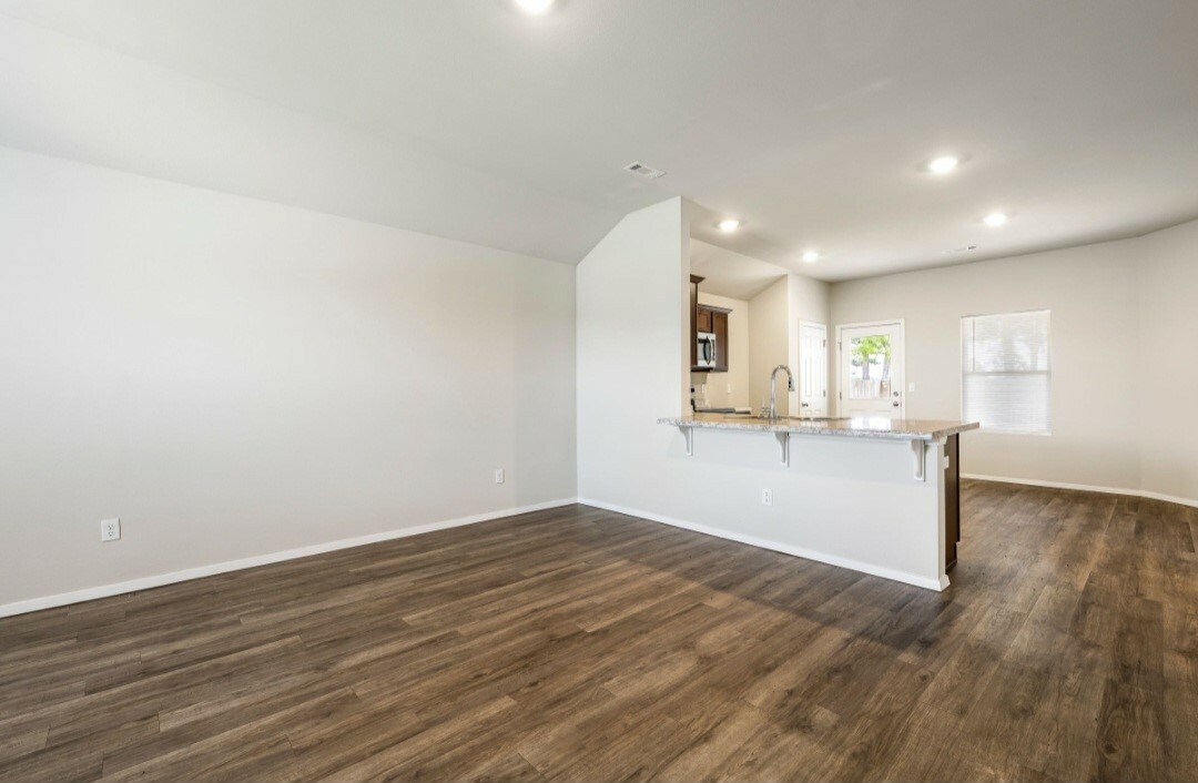 Property Photo: 3705 S 1st Place AR 72758
