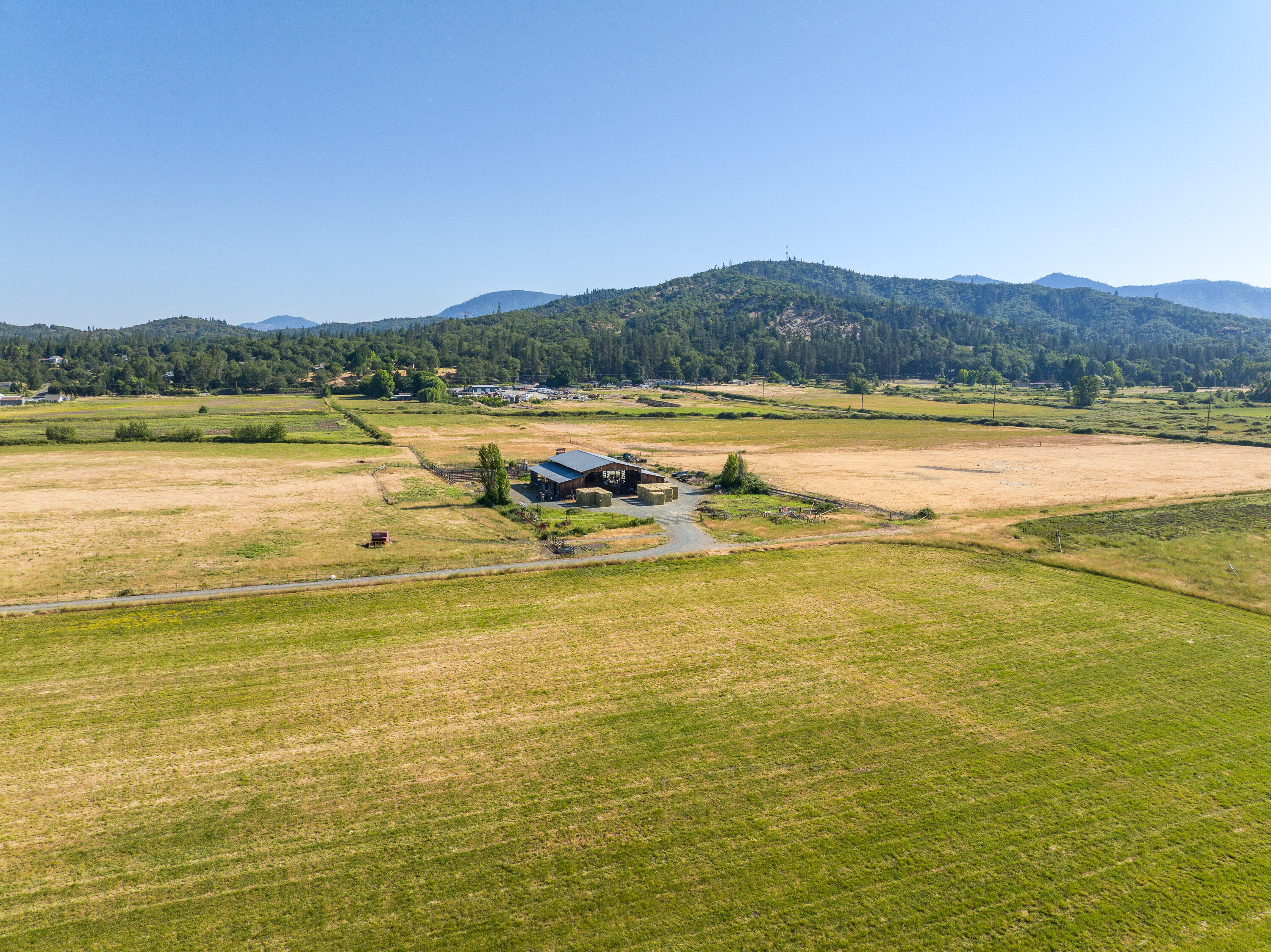 Property Photo: 3290 Lower River Road OR 97526
