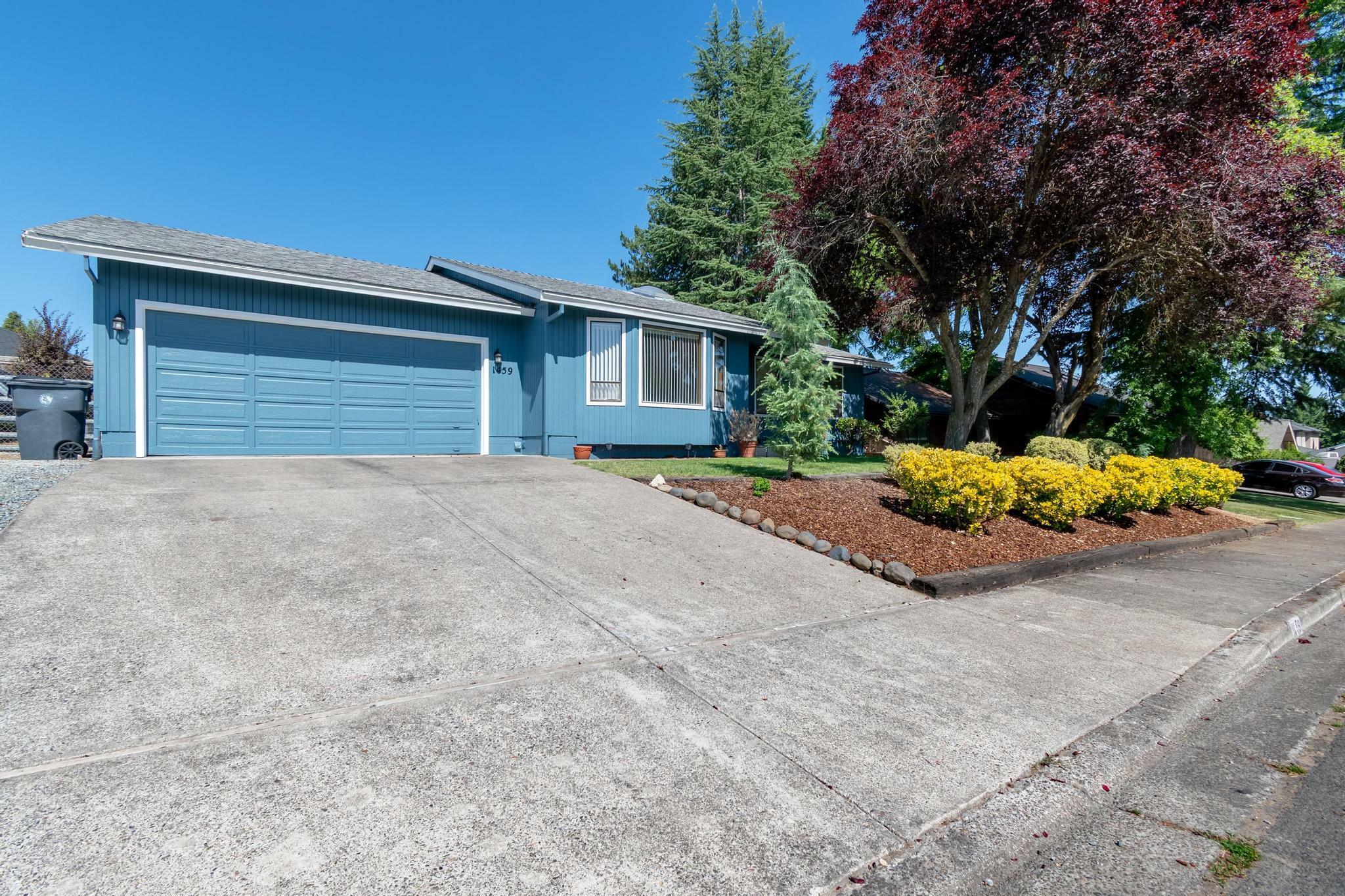Property Photo: 1459 Severson Drive OR 97504