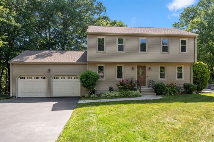 Property Photo:  6 Crockett Cir  MA 01747 