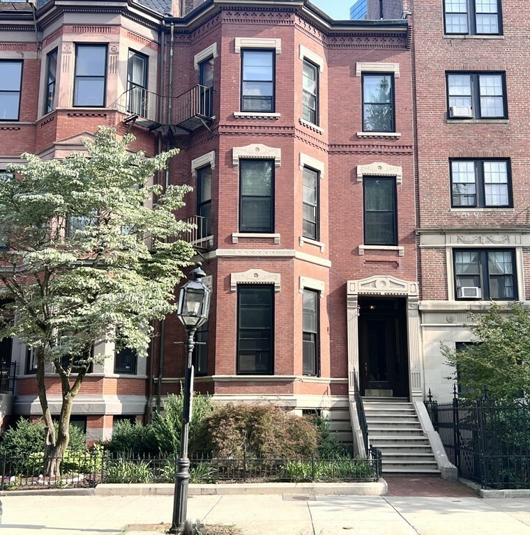 Property Photo: 86 Commonwealth Avenue Gf MA 02116