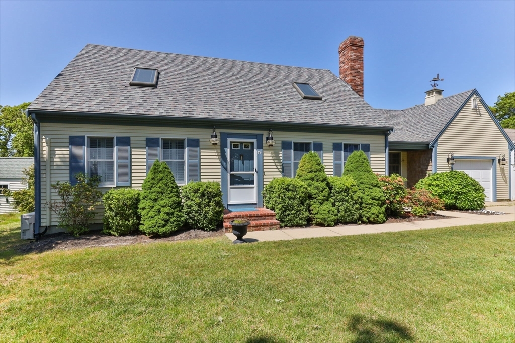 74 Deering Dr  Chatham MA 02633 photo