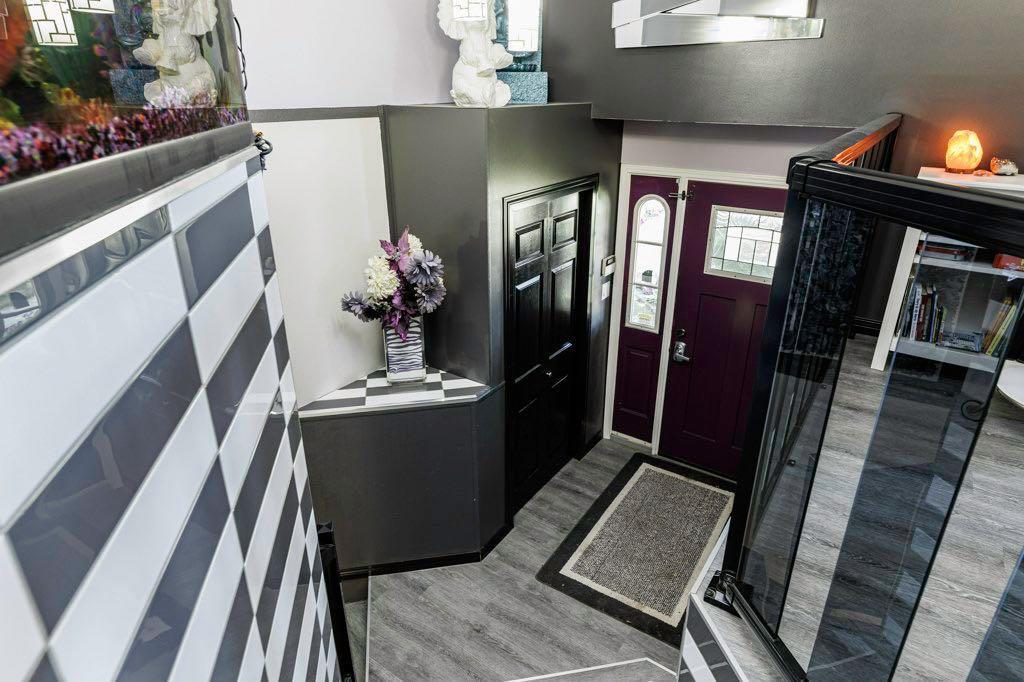 Property Photo: 5473 52 Avenue AB T5L 1L1