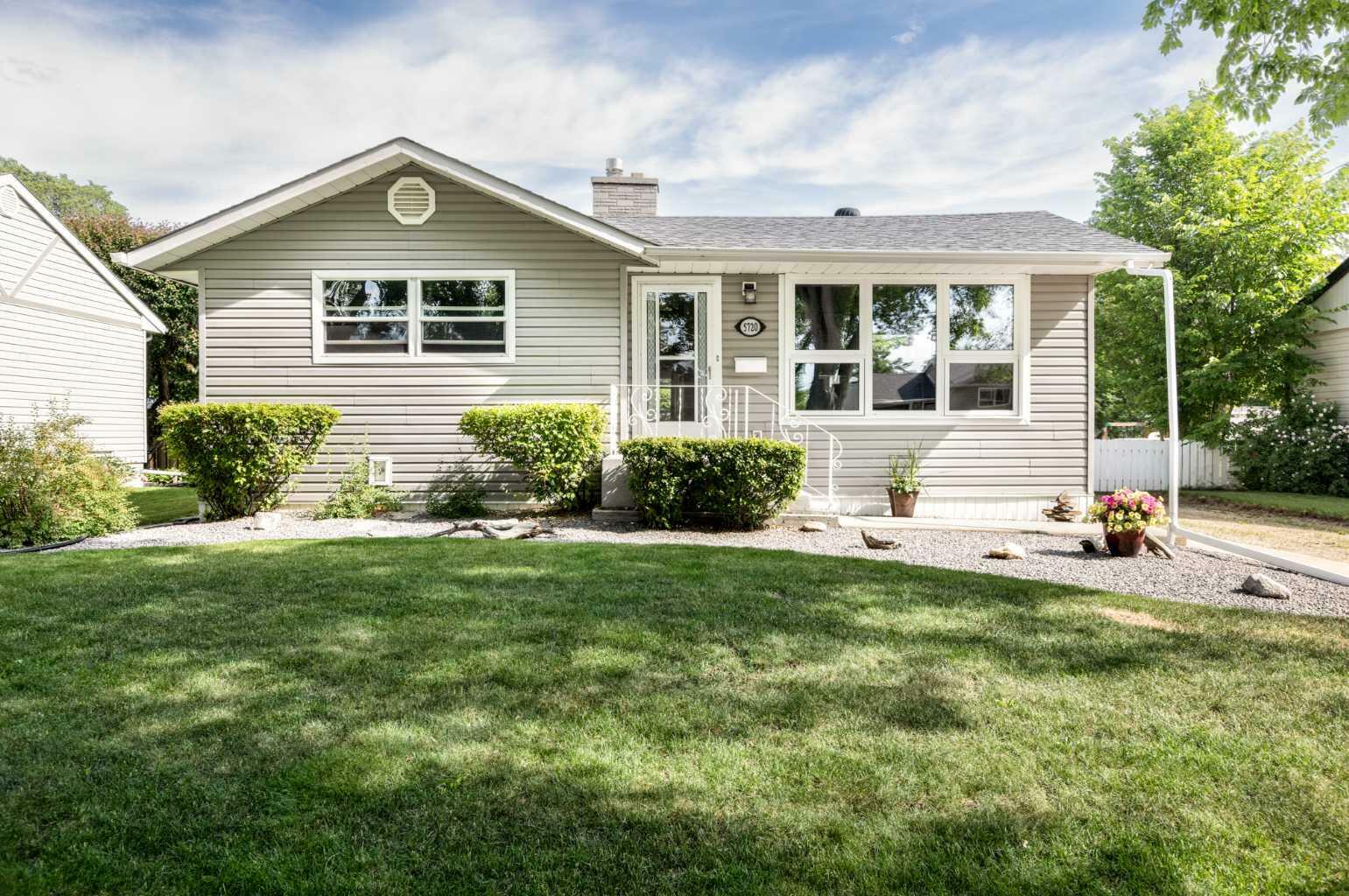 5720 49 Avenue  Lacombe AB T4L 1M4 photo