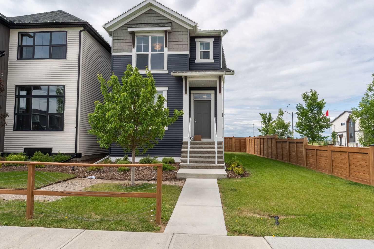 Property Photo: 121 Hotchkiss Way SE AB T3S 0G3