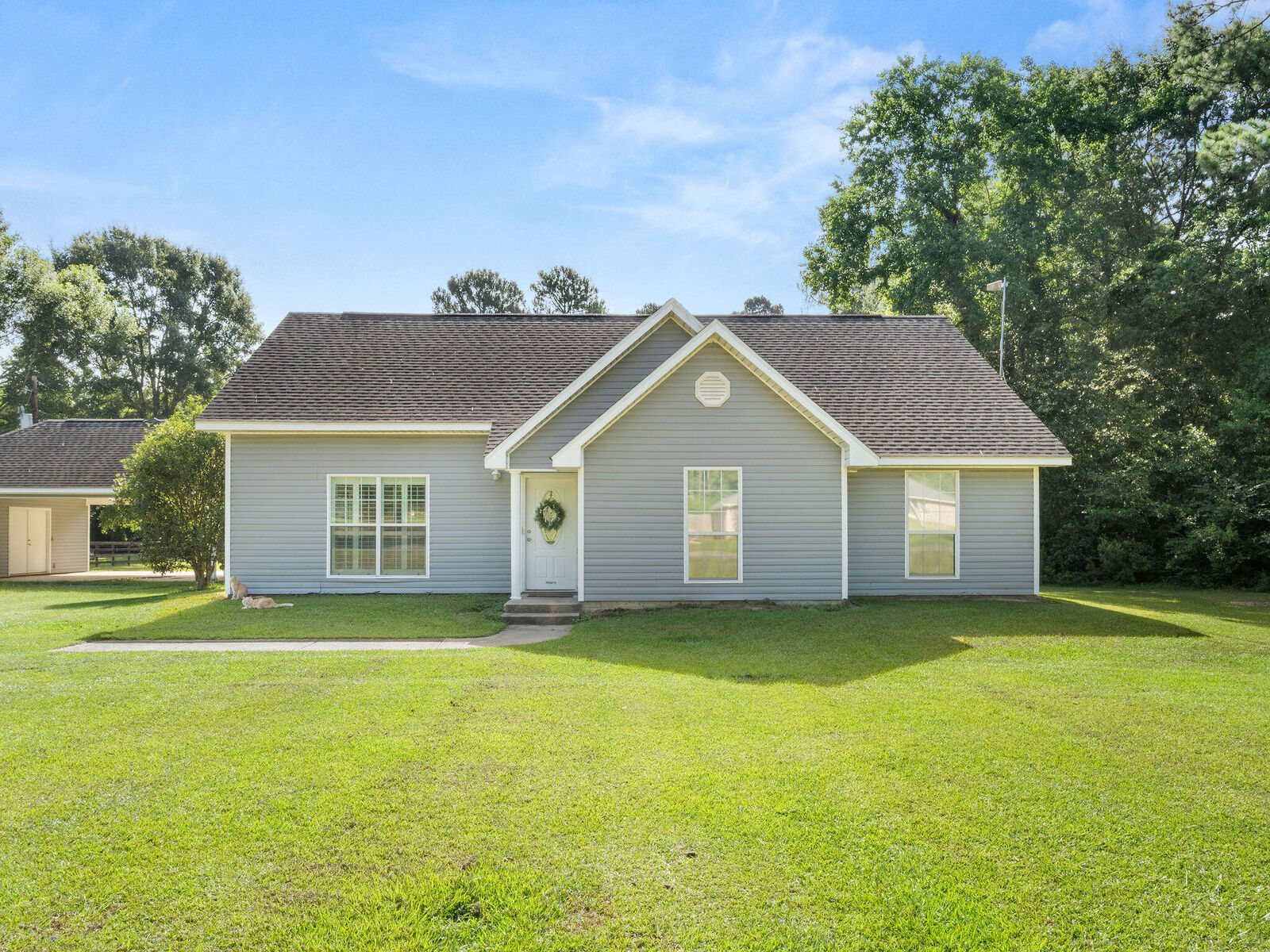 Property Photo:  140 C Dees Rd  LA 70634 