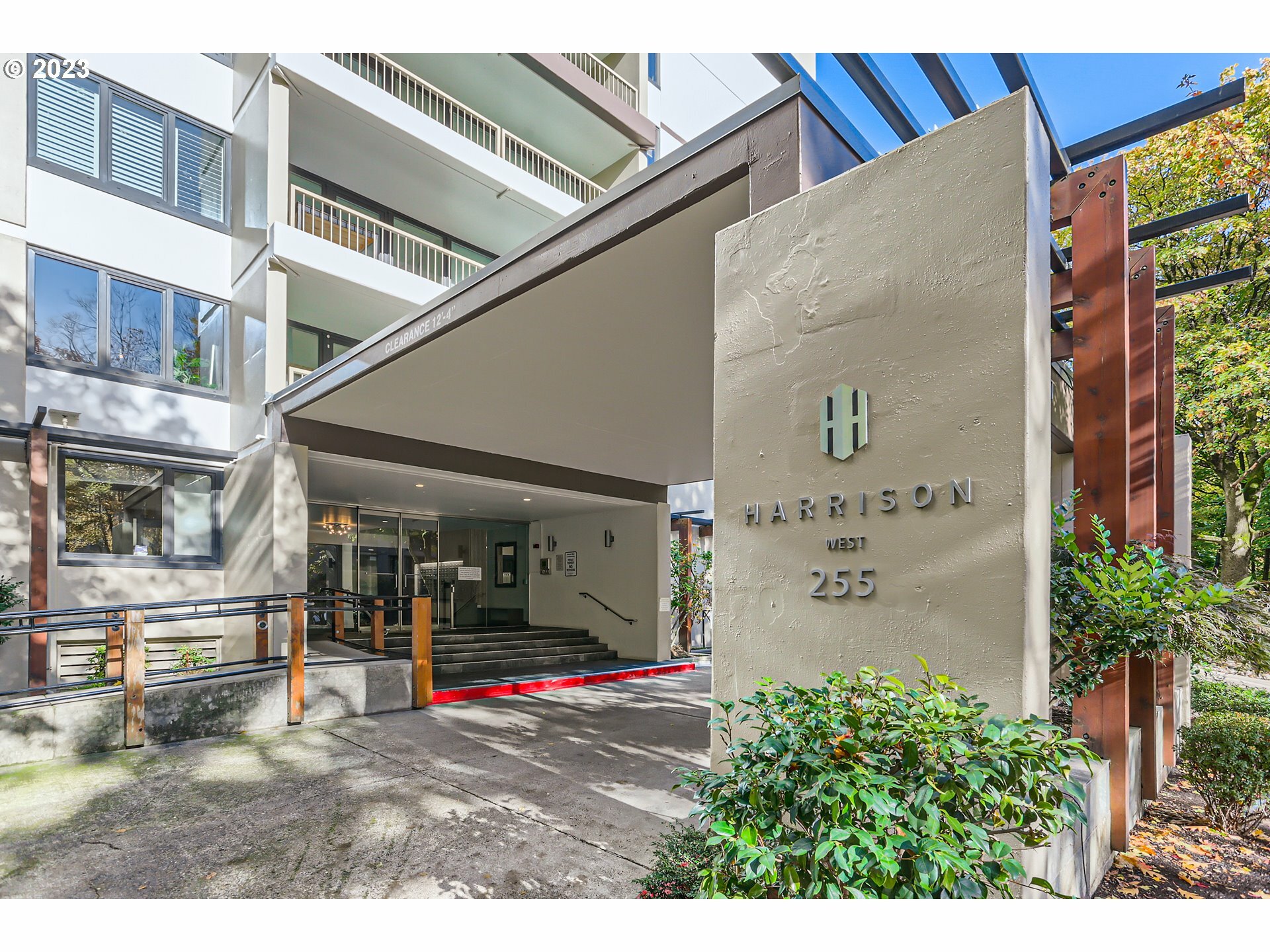 Property Photo: 255 SW Harrison St 21D OR 97201