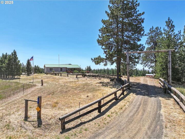 Property Photo: 50 Bronco Way WA 98620
