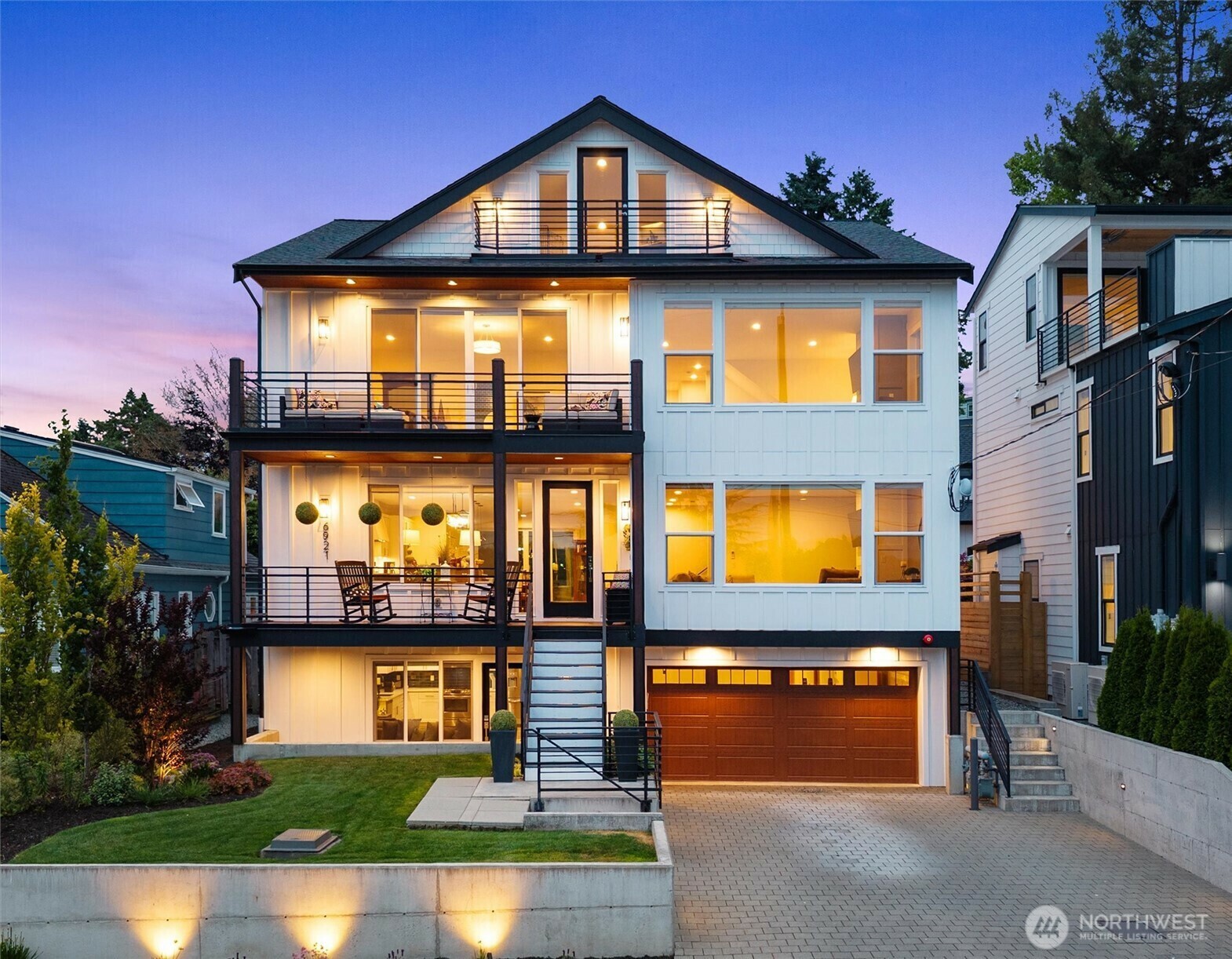 Property Photo: 6921 55th Avenue S WA 98118