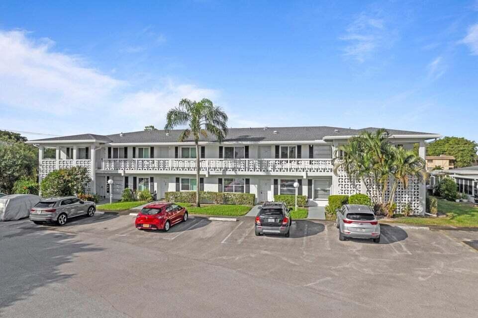 Property Photo:  2915 SW 15th Street 103  FL 33445 
