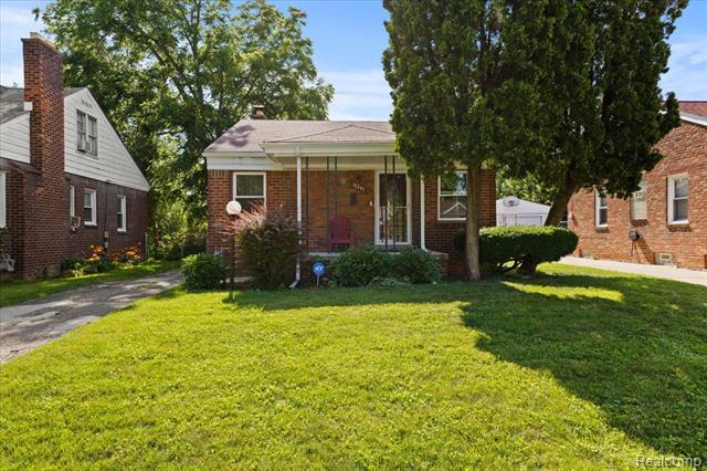 Property Photo: 18247 Harlow Street MI 48235