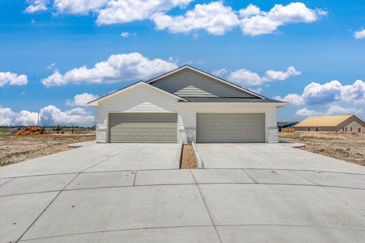 Property Photo: 1158-1160 W Trek Cir. KS 67052-1109
