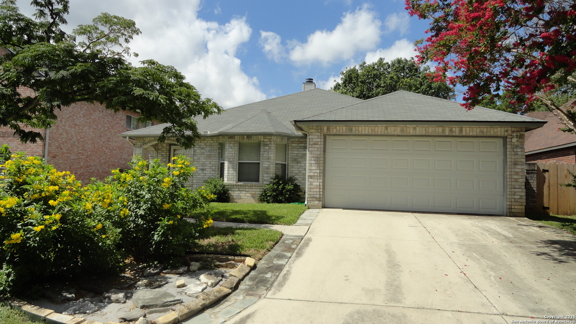 Property Photo: 2818 Redland Creek TX 78259