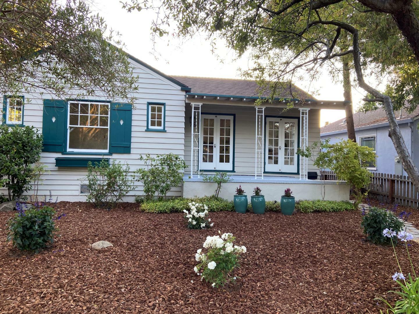 Property Photo: 755 Arnold Way CA 94025
