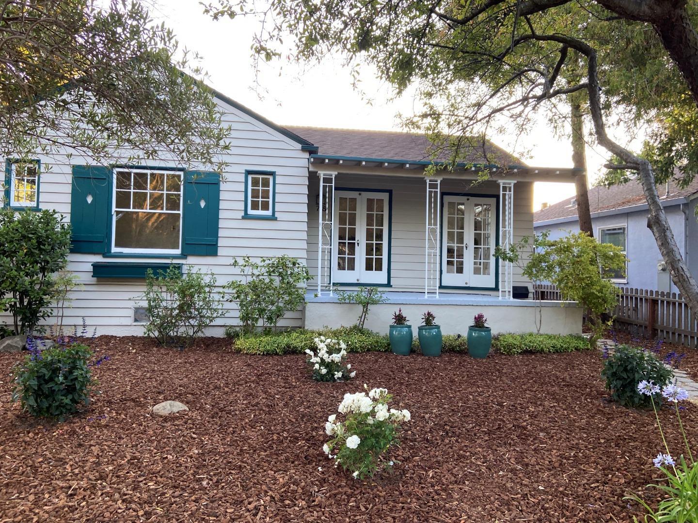Property Photo: 755 Arnold Way CA 94025