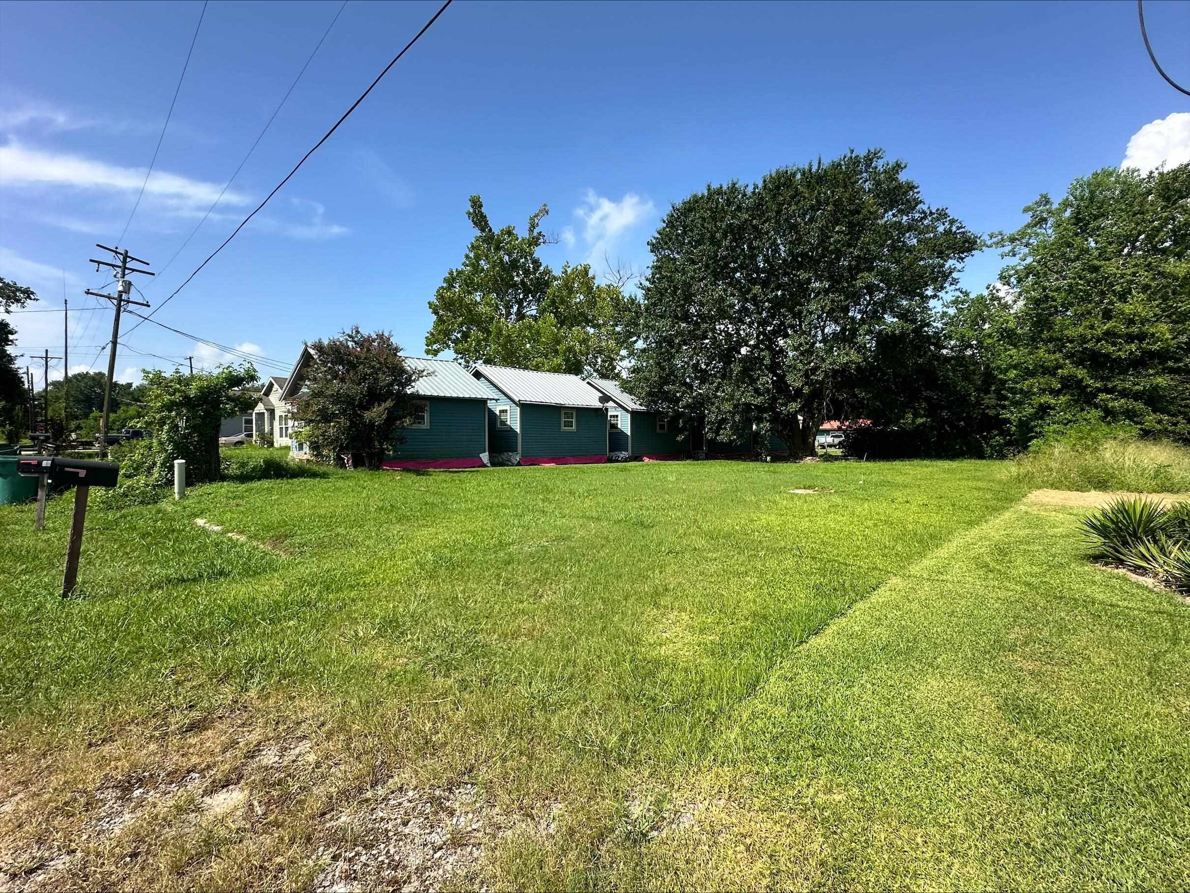 Property Photo: 208 College St. TX 77630