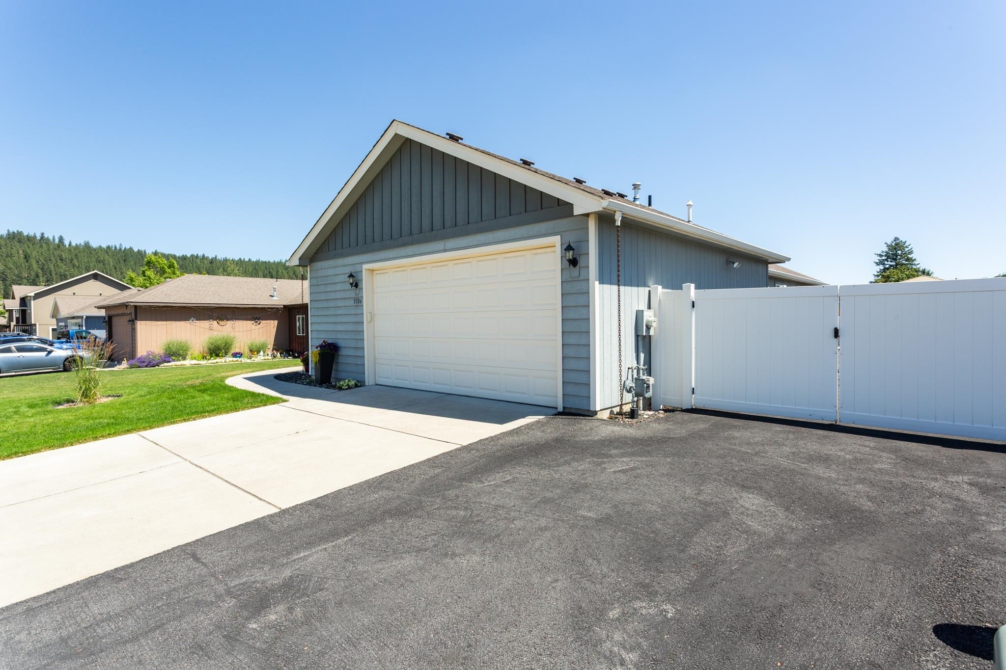 Property Photo: 5106 N N Avalon St St WA 99216