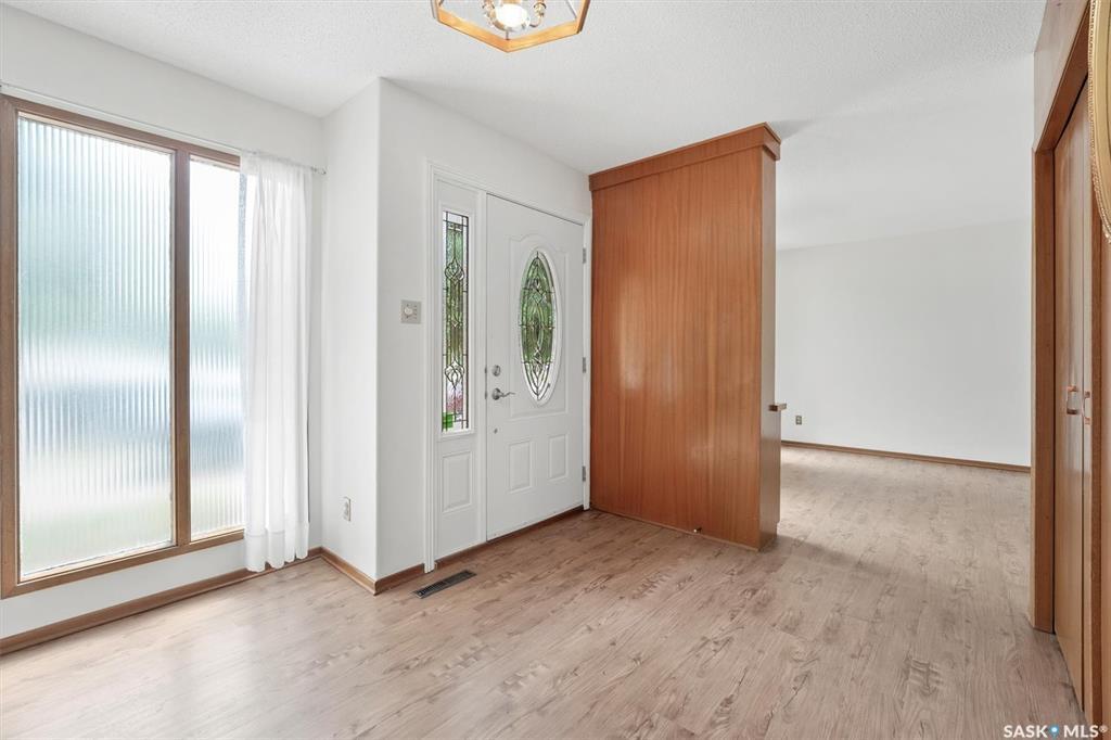 Property Photo: 1726 Arlington Avenue SK S7H 2Y7