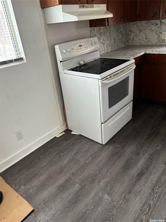 Property Photo: 120 Iroquois Street W SK S6H 5A6