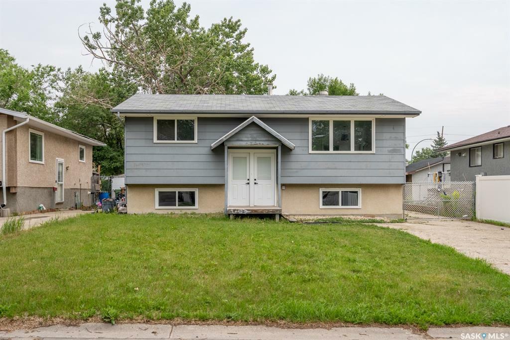 Property Photo: 54 Anticknap Bay SK S4N 4G6